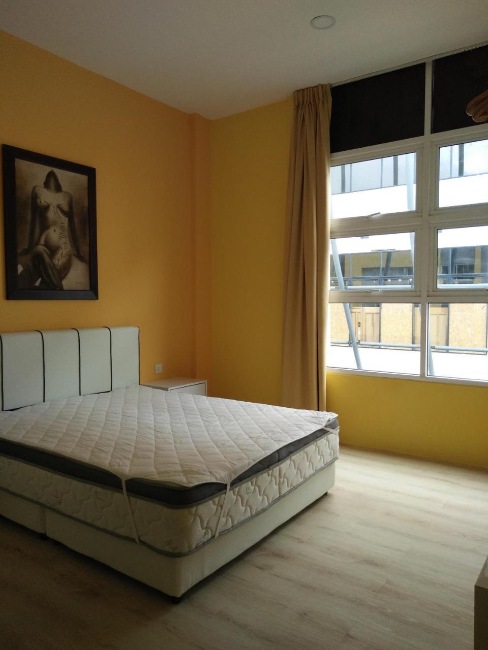 Xenia Homestay Kuching Exterior foto